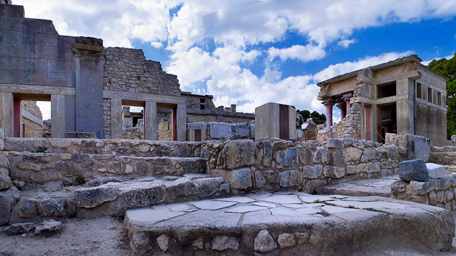 KNOSSOS PALACE – GREEK MYTHOLOGY